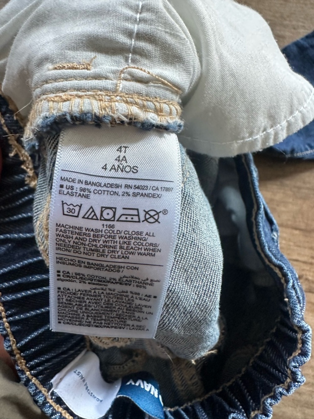Old Navy pull on boot cut jeans elastic in waist - Picture 4 of 7